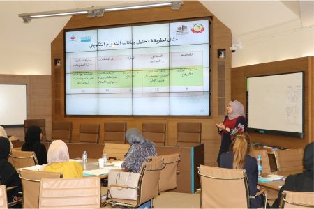 بدء الوحدة الثانية والثالثة من برنامج التدريب الأساسي لمعلمي المدارس